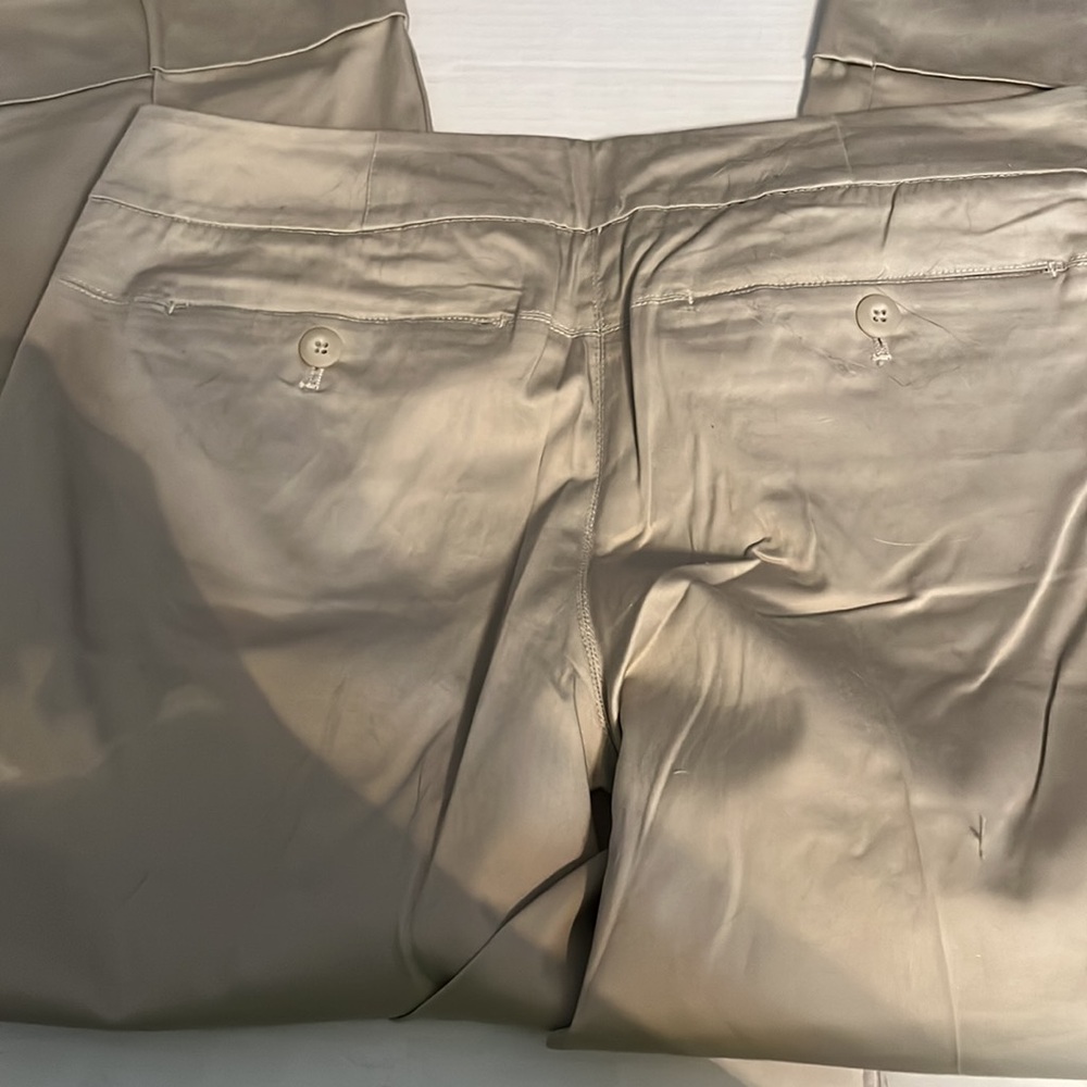 New York & Company size 6 khaki pants. LIKE NEW - Picture 3 of 5